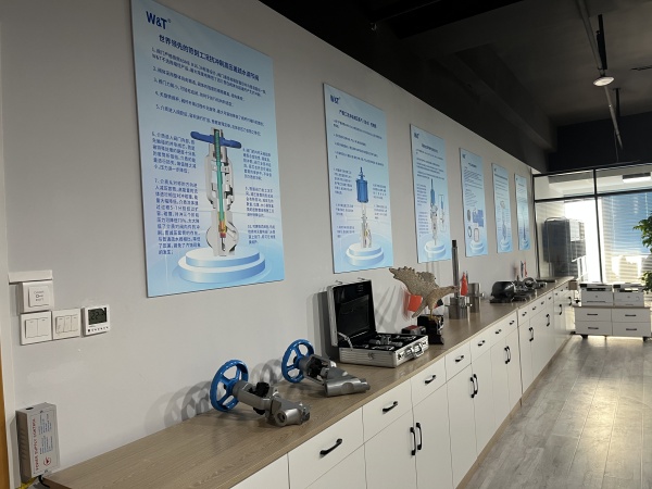 样品展示区一角.jpg 样品展示区一角.jpg